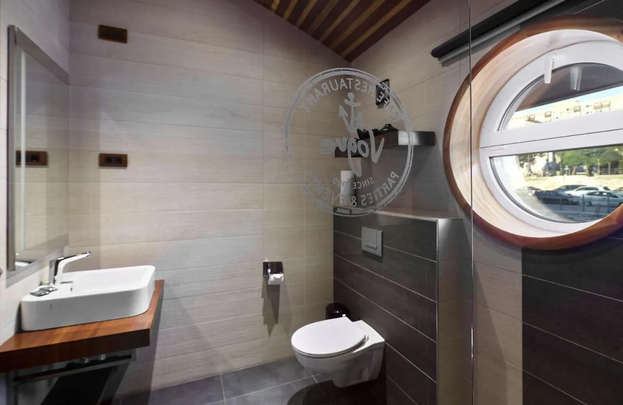 Vogue Boat Apartments Budapest Hungary
