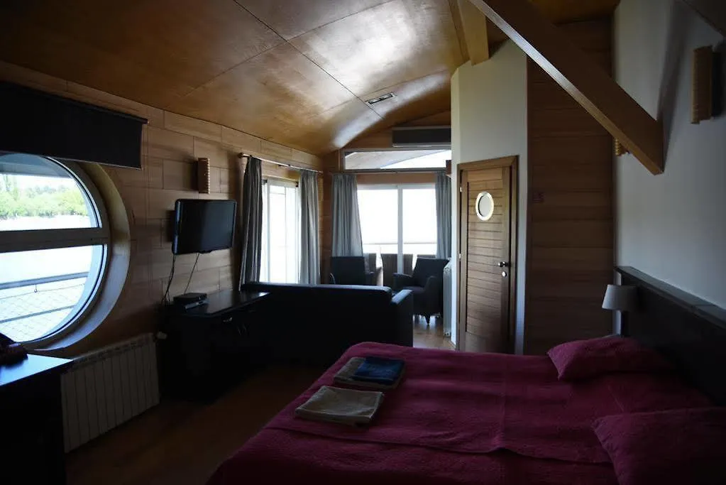 Vogue Boat Apartments Budapest