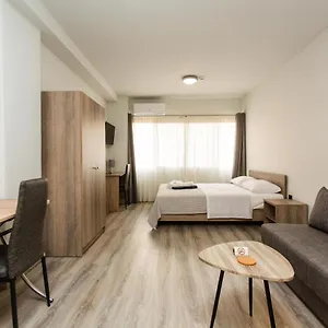 https://john-central-suites.hotelschalkidiki.net