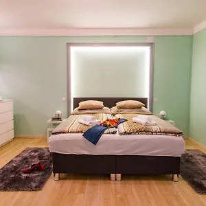 Titaru House In The Center Of Apartment