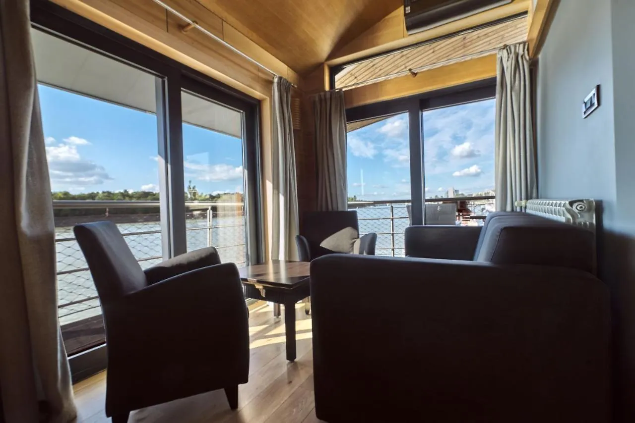 Vogue Boat Apartments Budapest 0*,