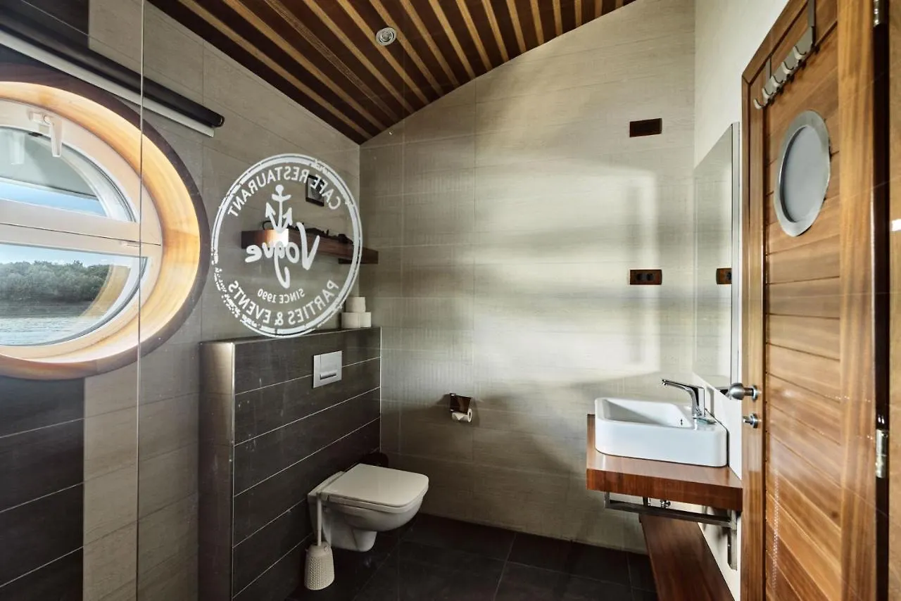 Vogue Boat Apartments Budapest