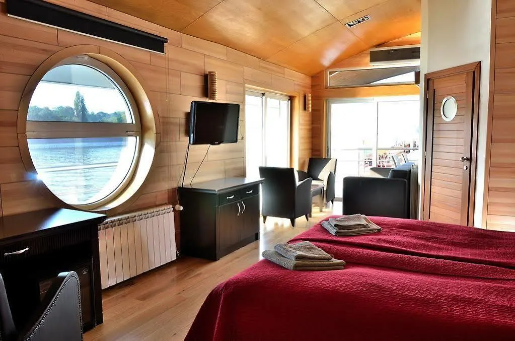 Vogue Boat Apartments Budapest